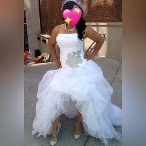 Wedding dress SZ8 white hand crafted stones.